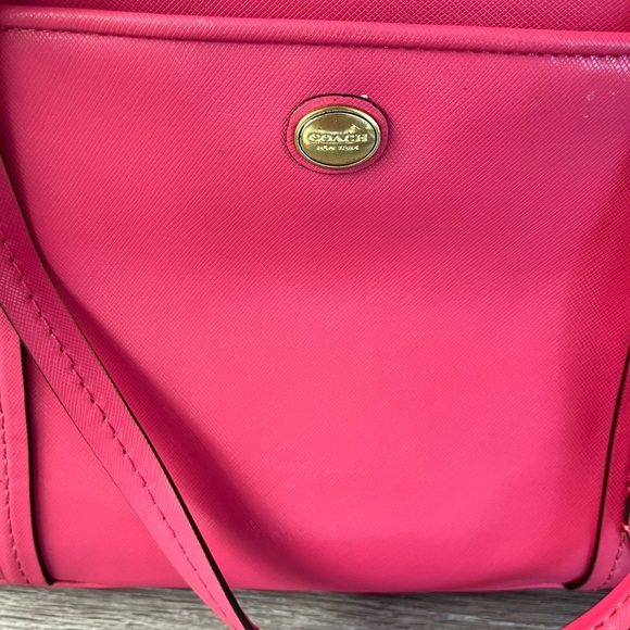 Coach Pink and Gold Shoulder Bag with Detachable Strap - Picture 2 of 13